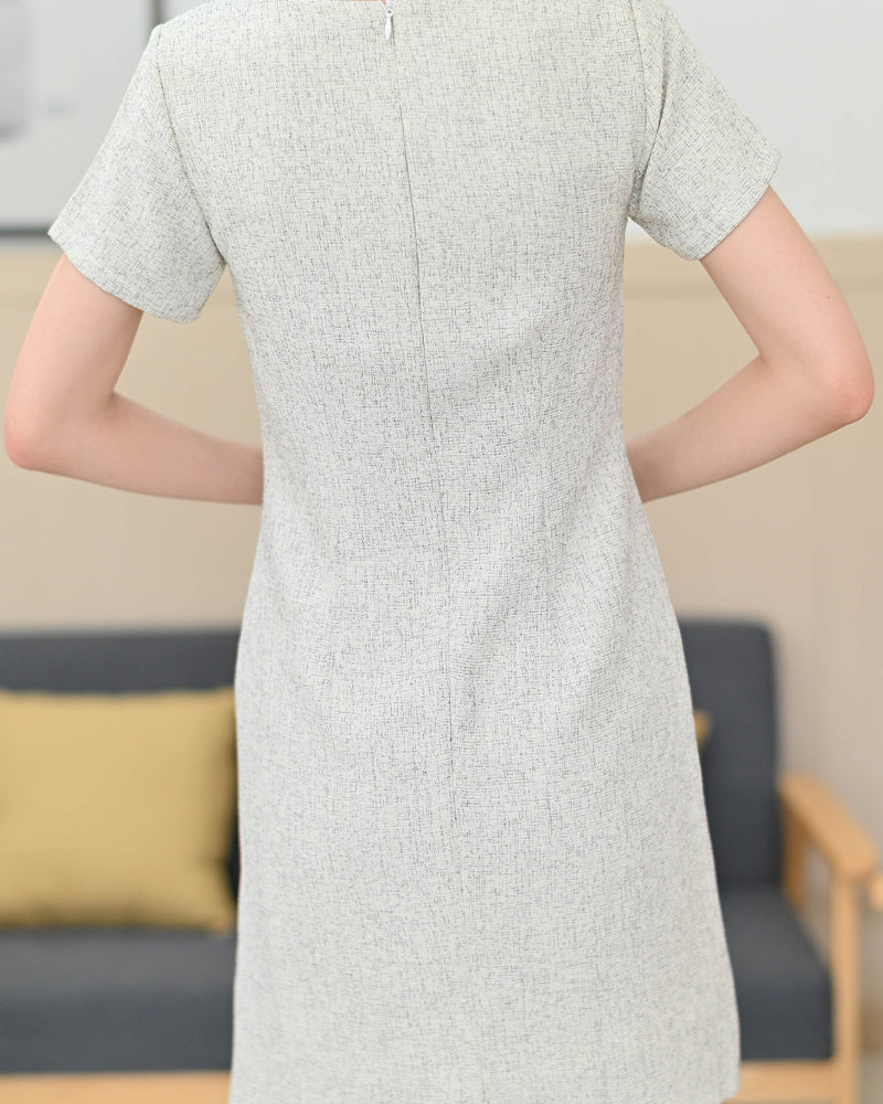 <減價清貨> Victoria Dress 簡約單色V領輕薄短袖連身裙- Beige 米白色 (CB631)