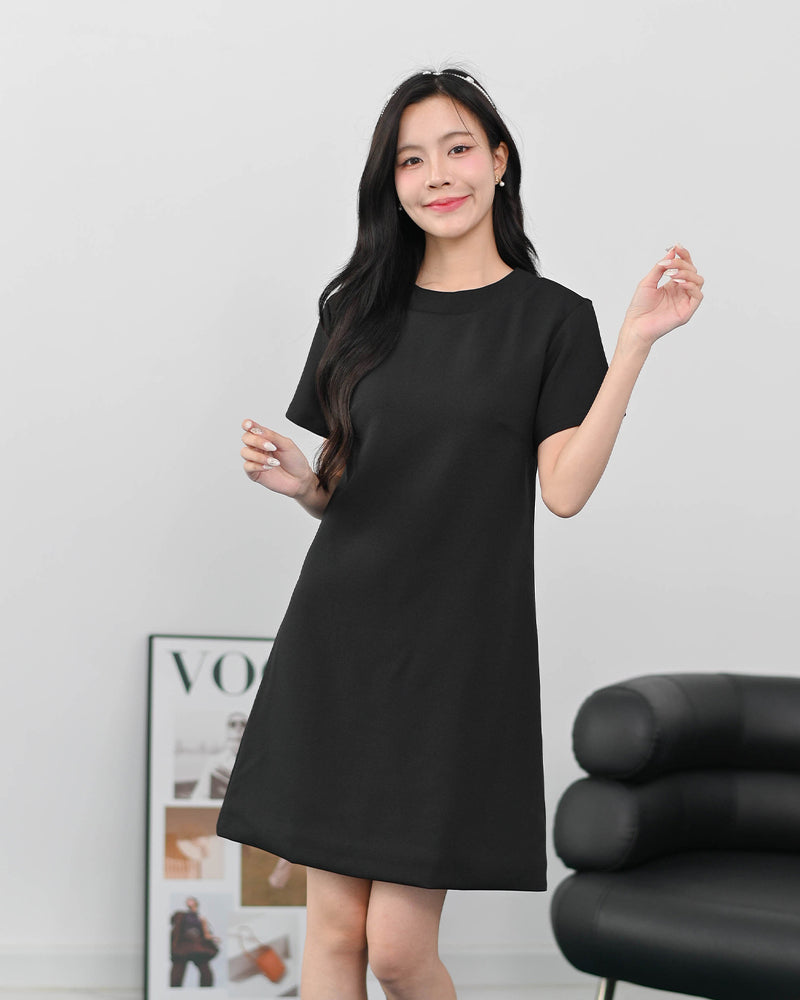 <全新西裝布料>Neo Dress 純色短袖圓領設計休閑連身裙 - Black 黑色 (CB554S)