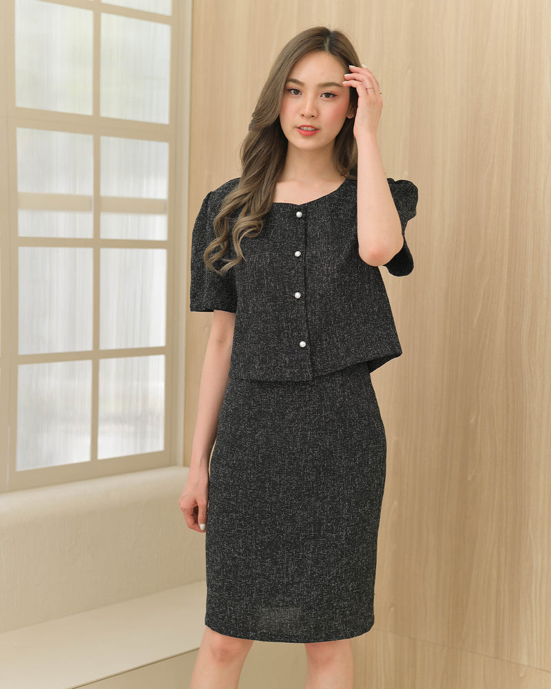 <2025 清貨價 - 原價HK$208> Sae Skirt 小香風高腰直身半截中長裙- Black 黑色 (CB580)