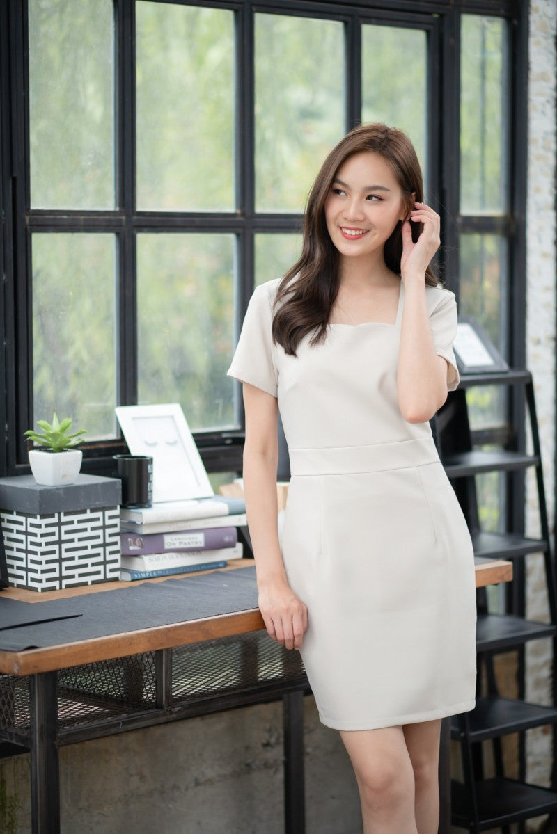 Mini Heart 心型領口修身連身裙- Beige 米色 (CB530)