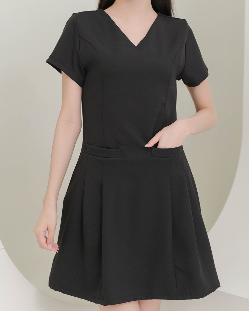 CB685 Barry Dress V領雙袋短袖百褶裙 - Black 黑色