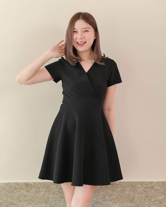 Jasmine Dress 純色疊領短袖貼身傘型連身裙 - Black 黑色 (CB593)