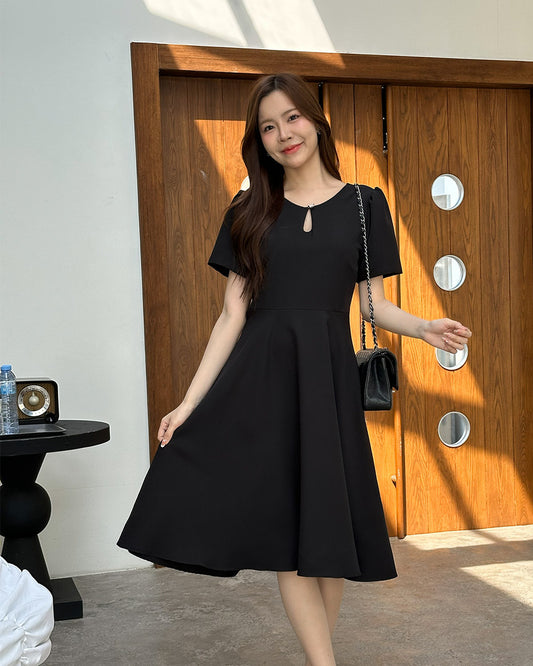 My Starlight Dress  圓領貴氣泡泡袖修腰長裙- Black 黑色 (CB702)