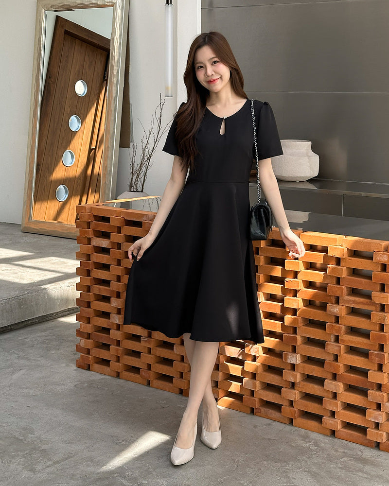 My Starlight Dress  圓領貴氣泡泡袖修腰長裙- Black 黑色 (CB702)