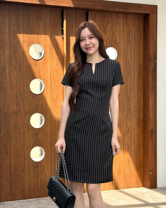 Basic Me Dress 簡約V領間條紋修身連身裙- Black 黑色 (CB531 oversize)