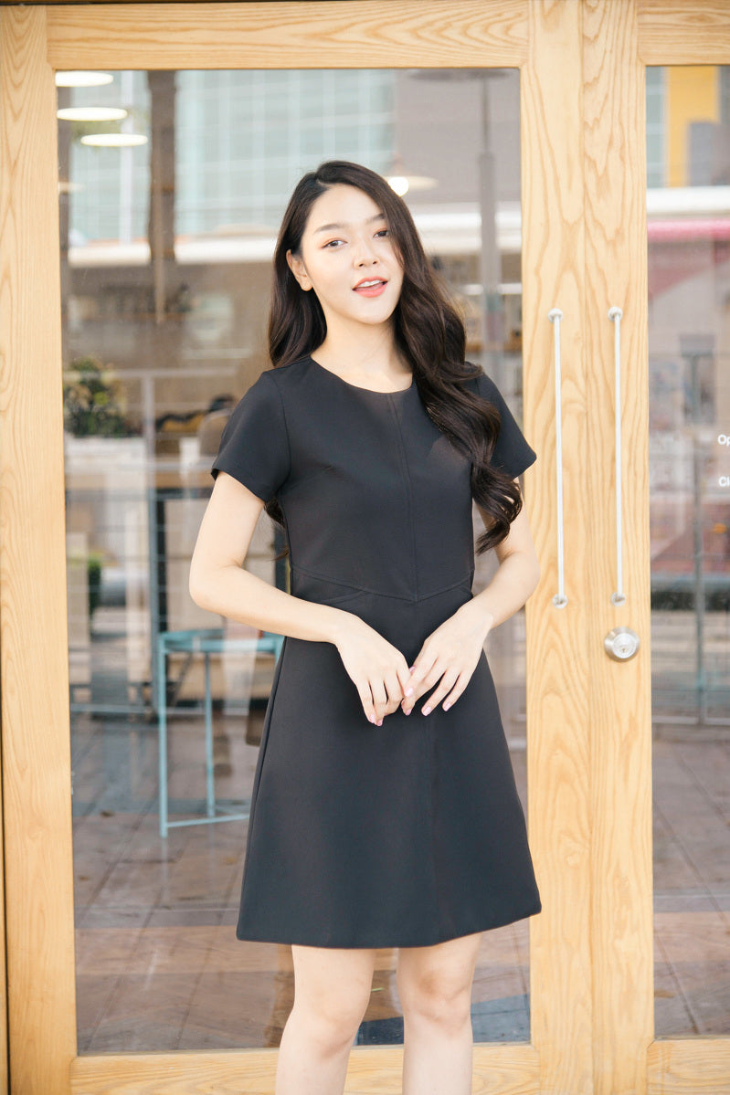 Pocket me Dress 前口袋設計圓領輕便連身裙 - Black 黑色 (CB544)