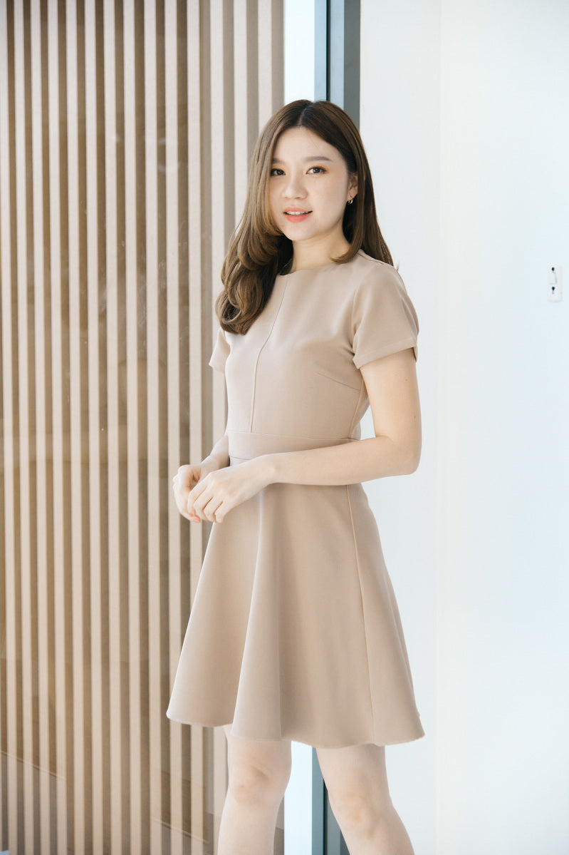 Fairy dress 純色圓領短袖貼身傘型連身裙 - Light Brown 淺棕色 (CB547)